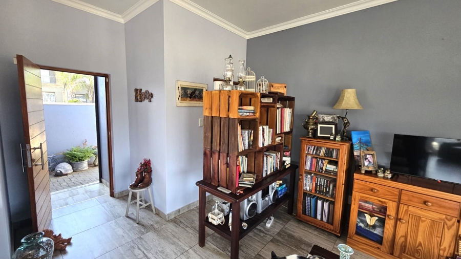 3 Bedroom Property for Sale in Gateway Manor North West